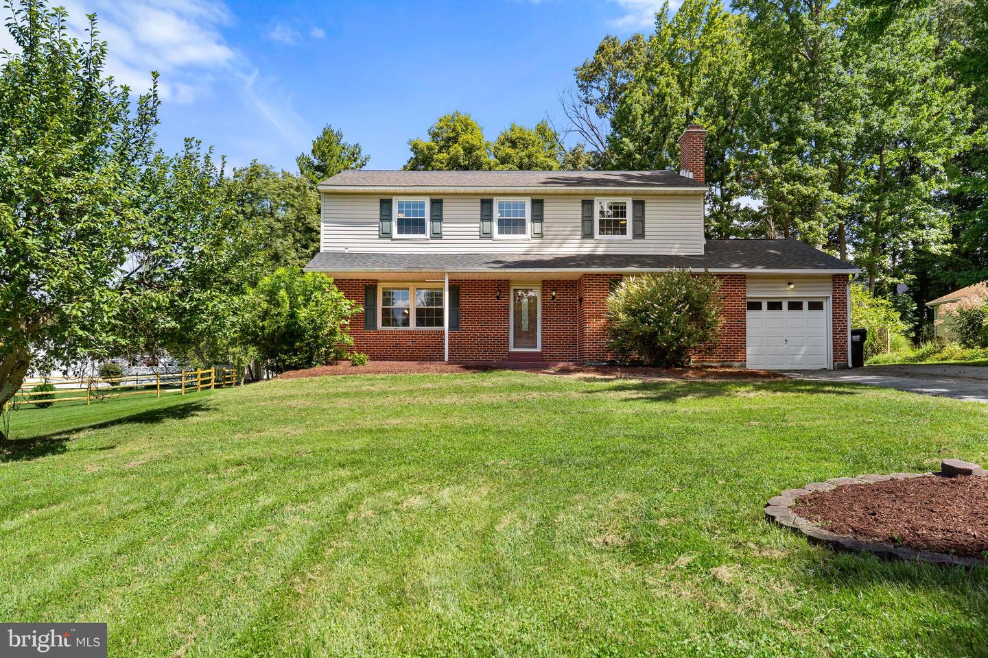23 Hillcrest Ct Property Photo 1