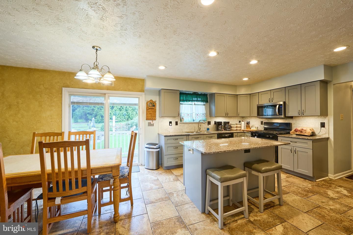 193 Tally Ho Ct Property Photo 14