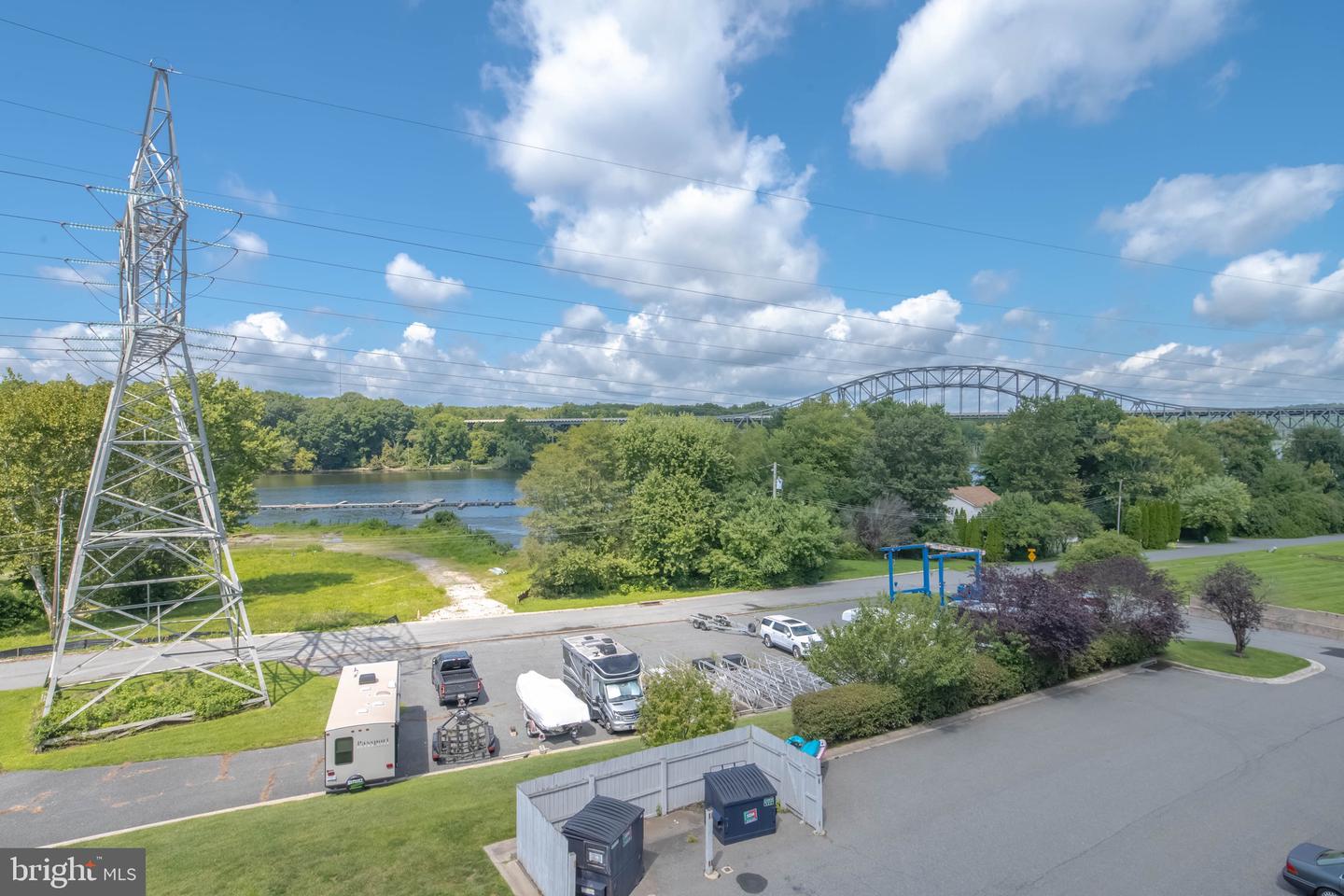 231 Roundhouse Dr #3e Property Photo 2