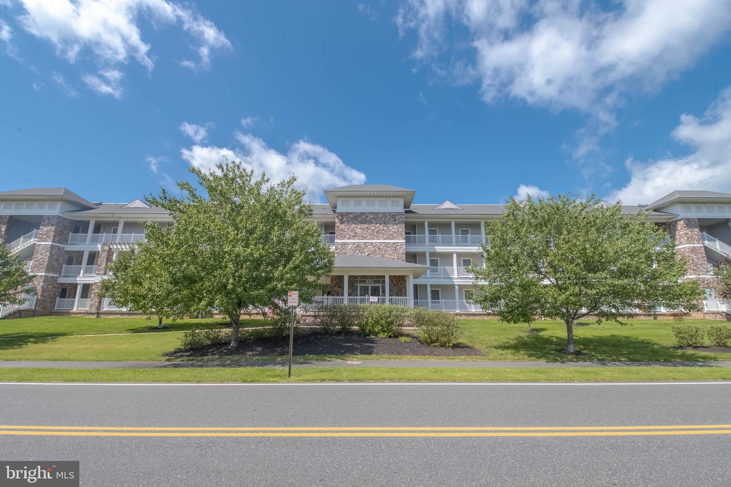 231 Roundhouse Dr #3e Property Photo 3