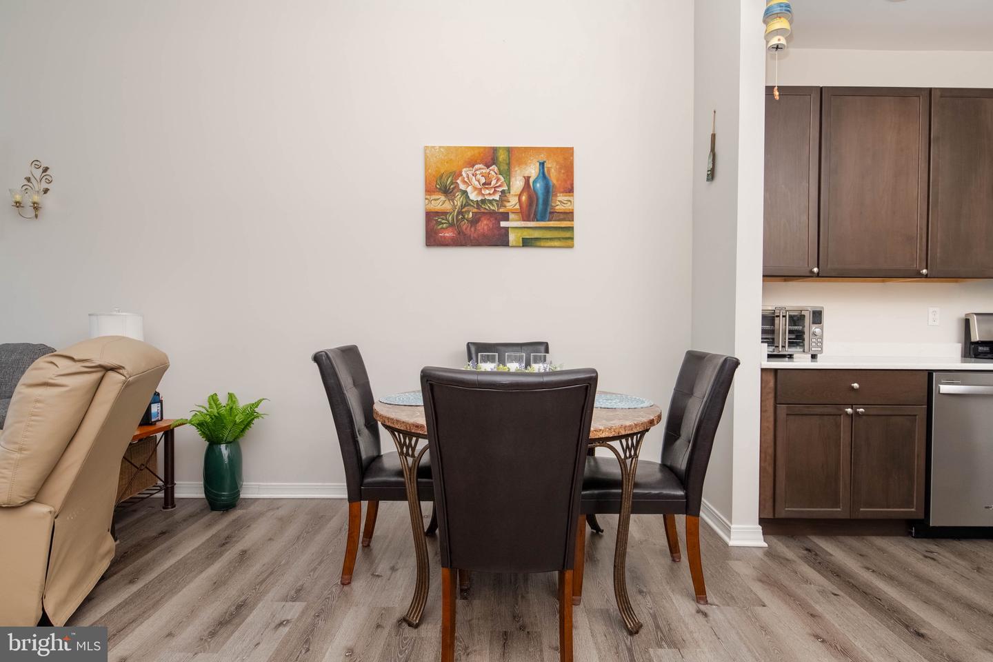 231 Roundhouse Dr #3e Property Photo 12