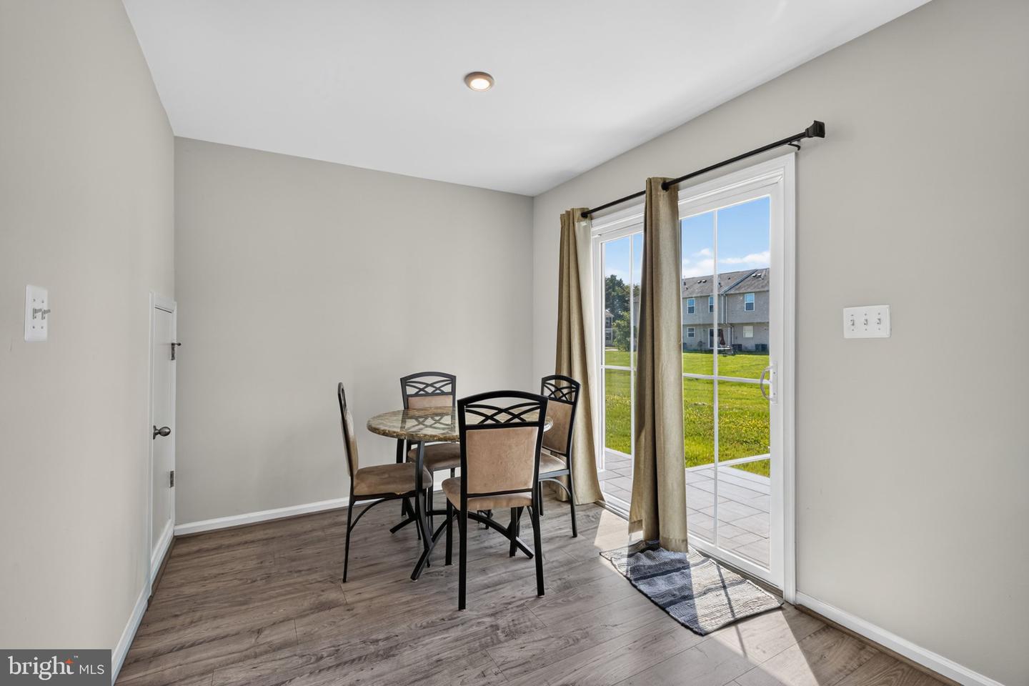 18 Marsh Ln Property Photo 8
