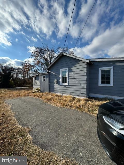 19 Bratton Rd Property Photo 2