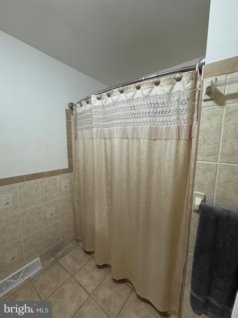116 Montague Ln Property Photo 11