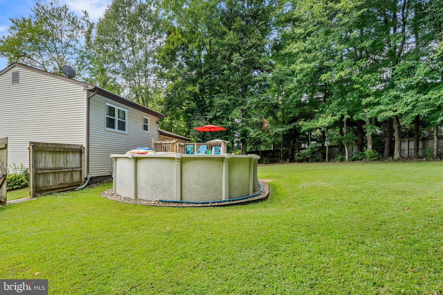 116 Montague Ln Property Photo 22