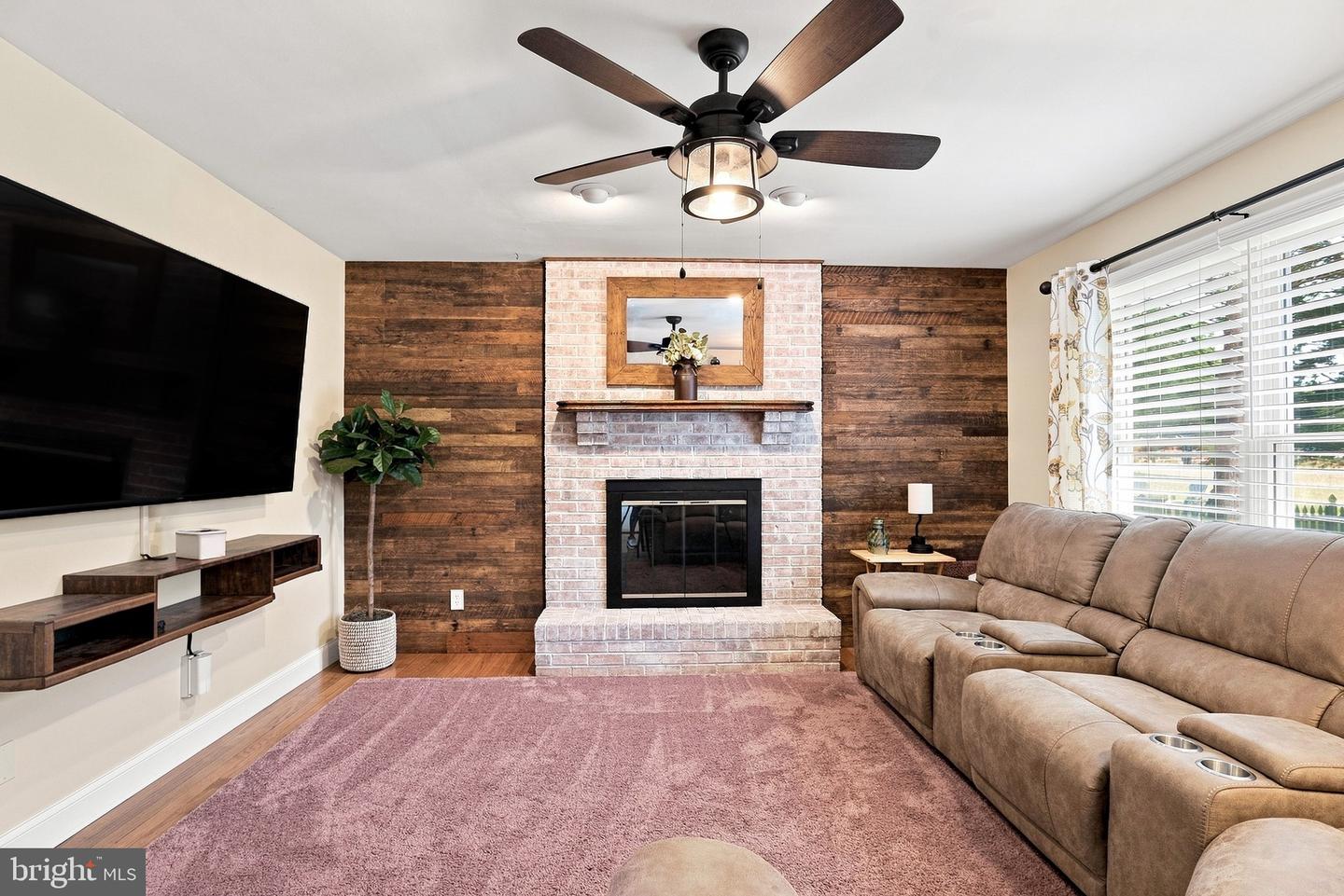 13 Arundel Ln Property Photo 5
