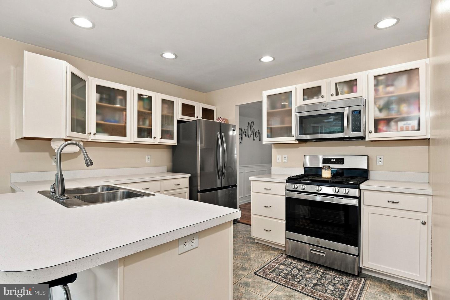 13 Arundel Ln Property Photo 7