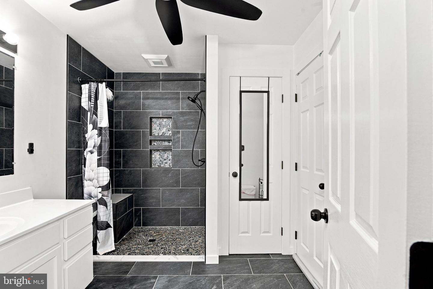 13 Arundel Ln Property Photo 14