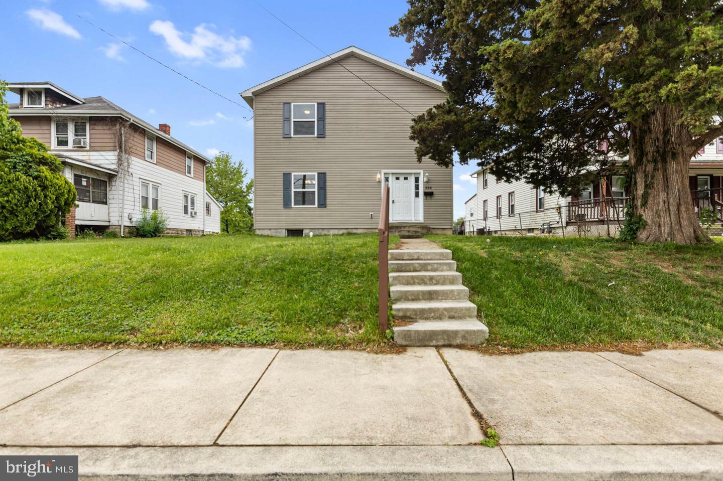 354 W Main St Property Photo 2