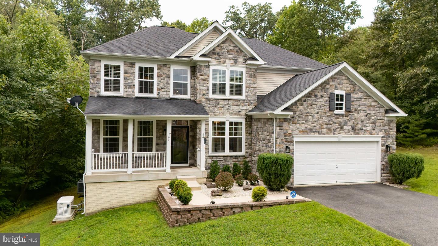 8 Marilyn Dr Property Photo 1