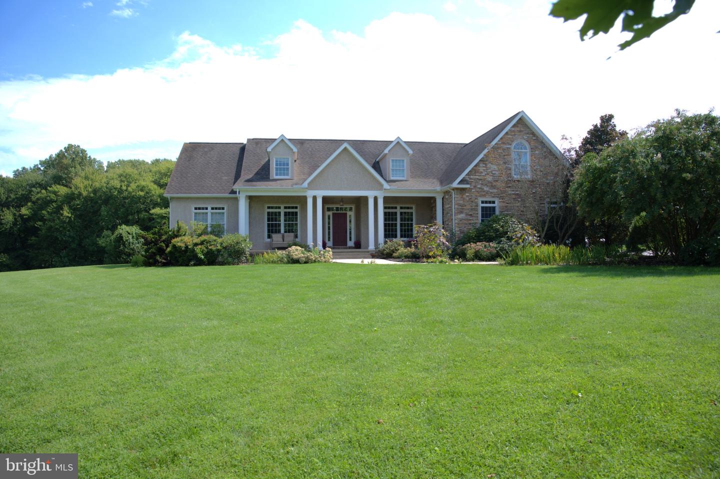 10 Wrays Way Property Photo 1