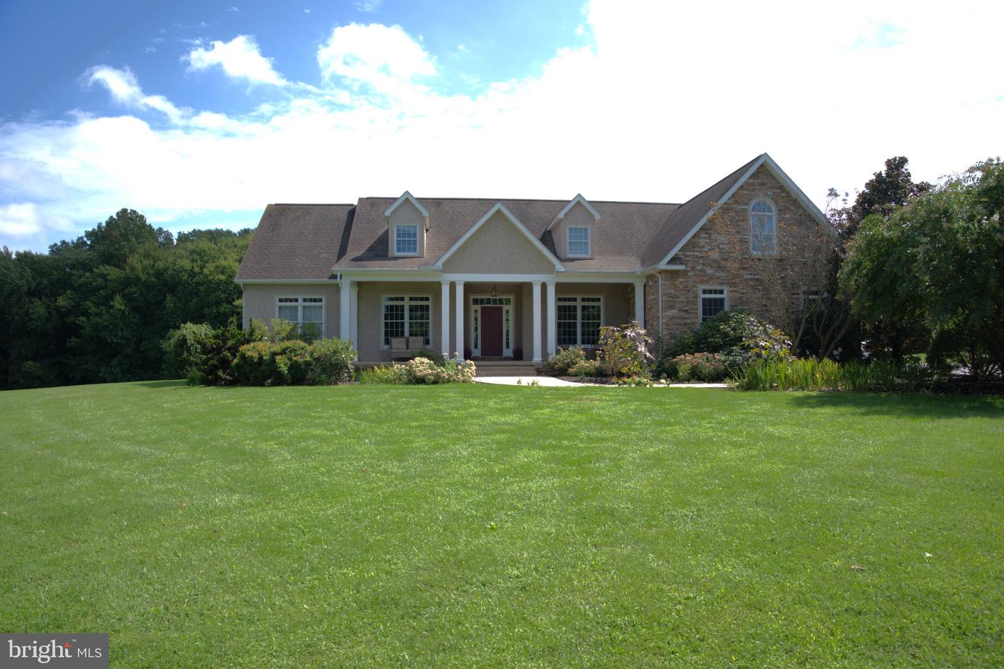 10 Wrays Way Property Photo 1