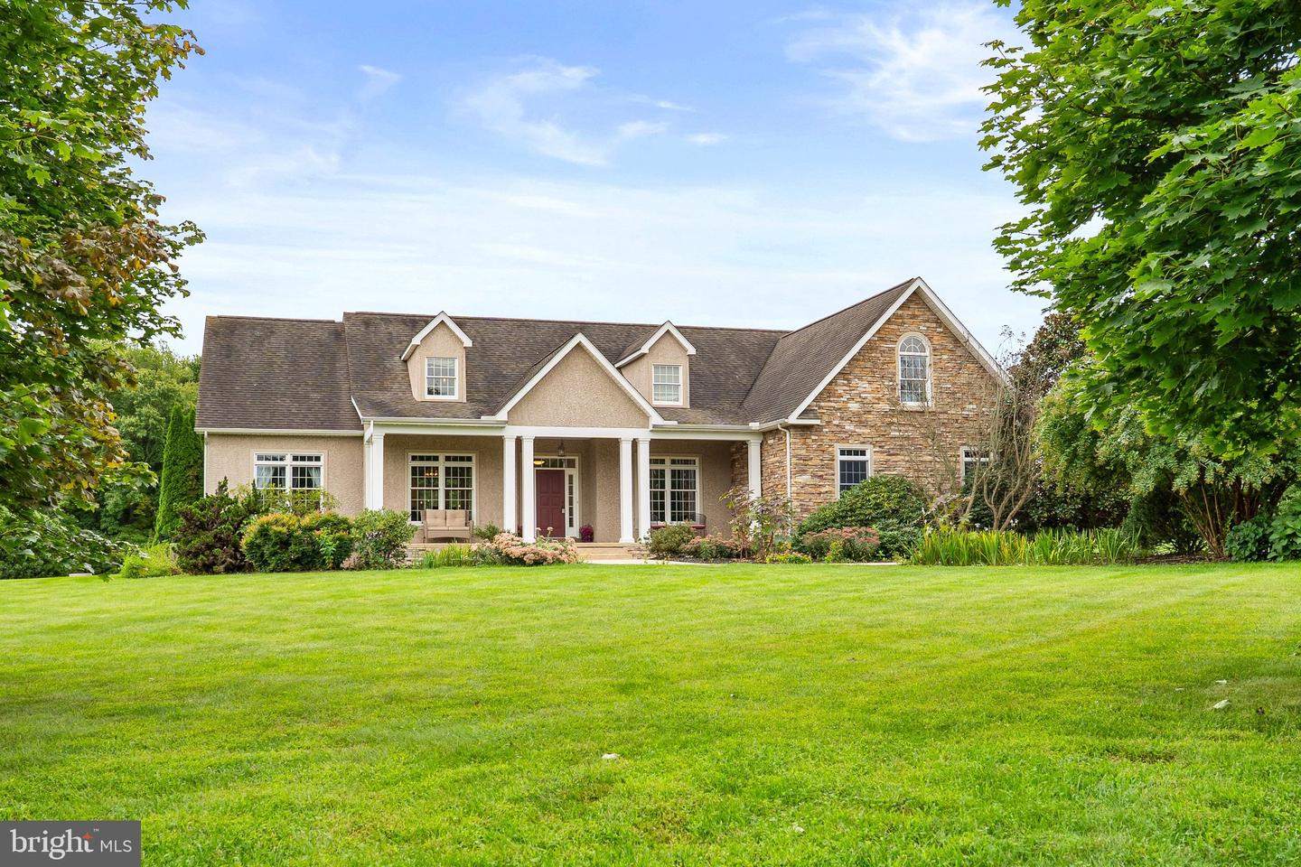 10 Wrays Way Property Photo 1