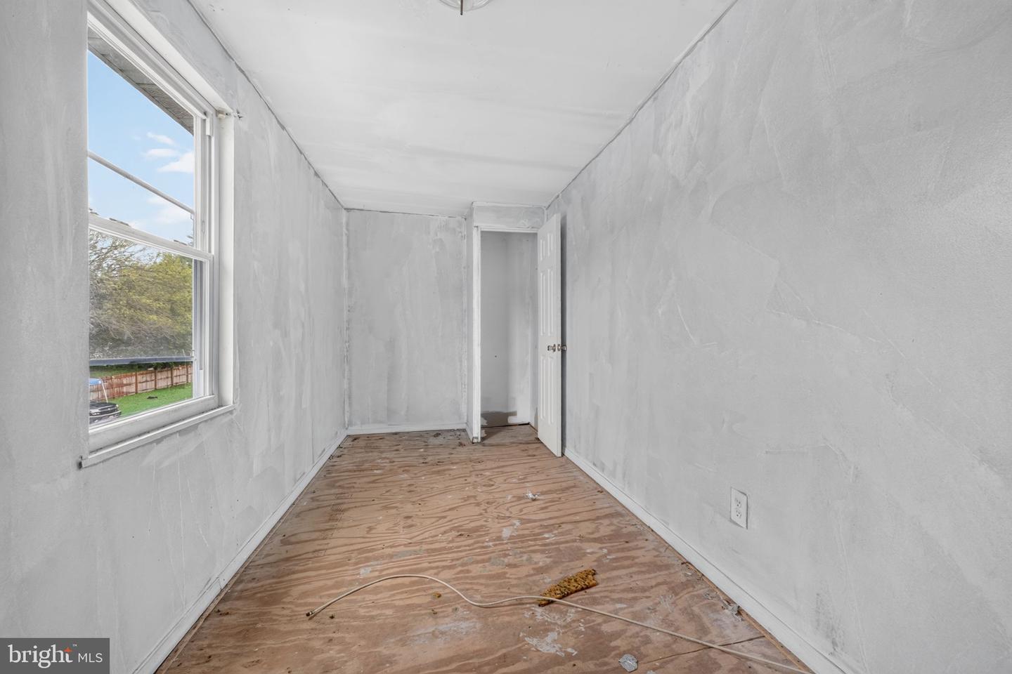 242 W Main St Property Photo 11