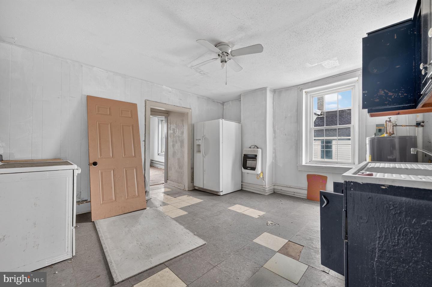 242 W Main St Property Photo 14