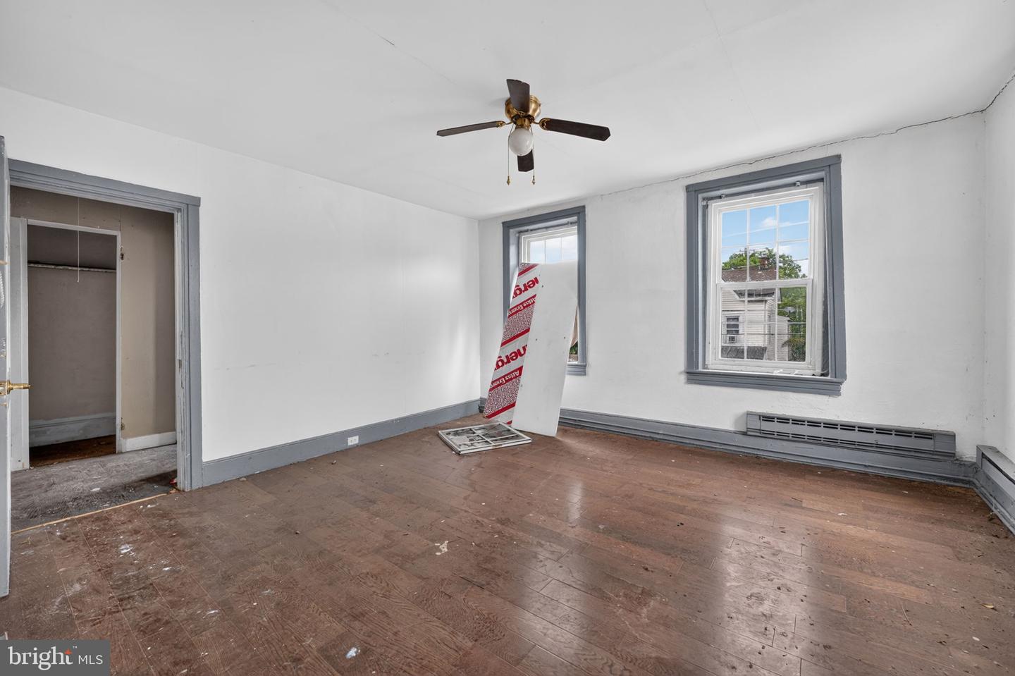 242 W Main St Property Photo 16