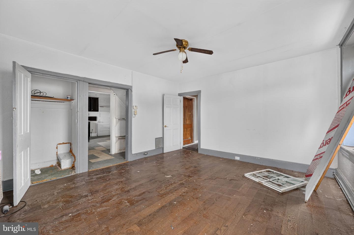242 W Main St Property Photo 17