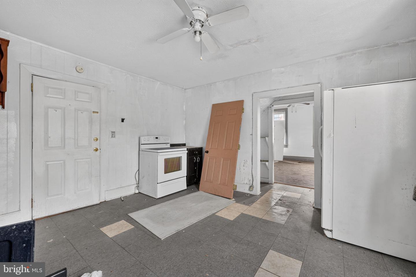 242 W Main St Property Photo 19