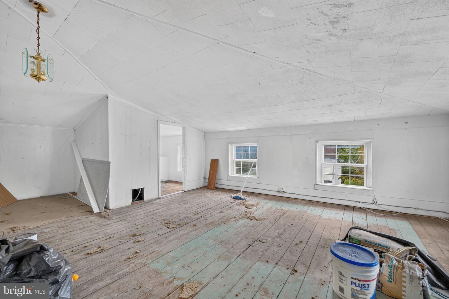 242 W Main St Property Photo 30
