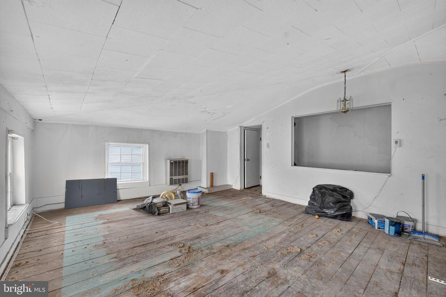 242 W Main St Property Photo 32