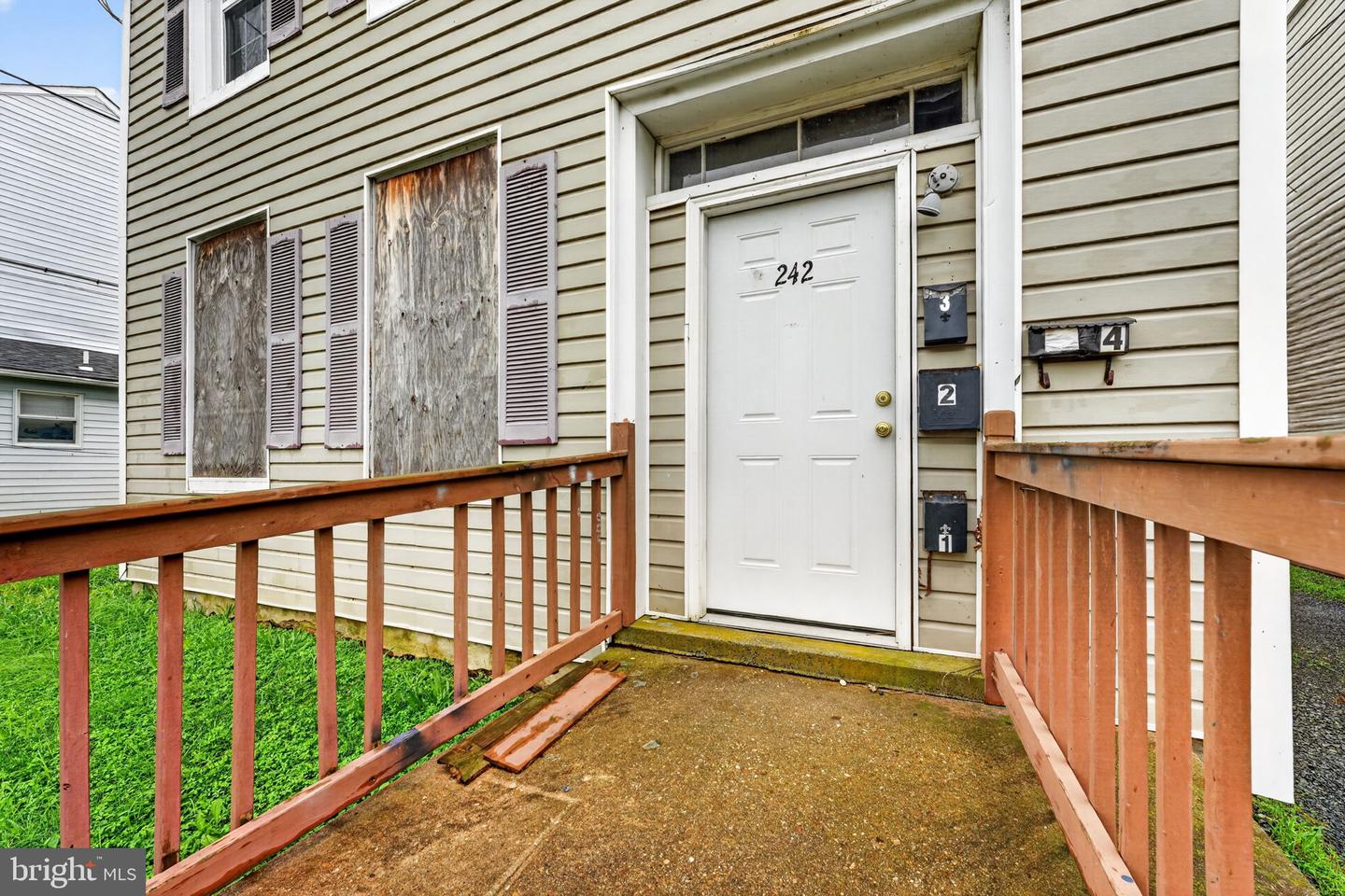242 W Main St Property Photo 42