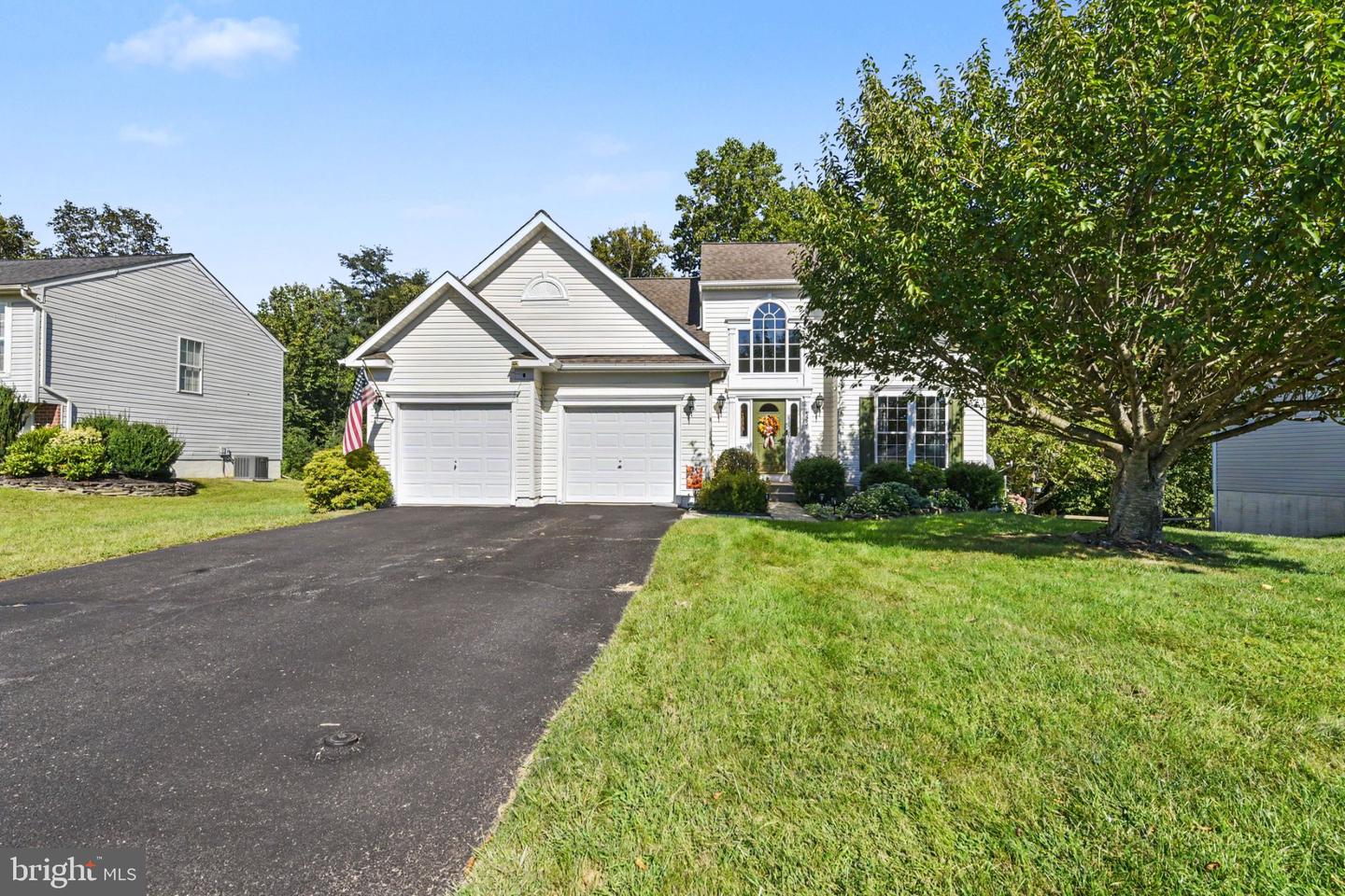 525 E CEDAR POINT DR Property Photo 1