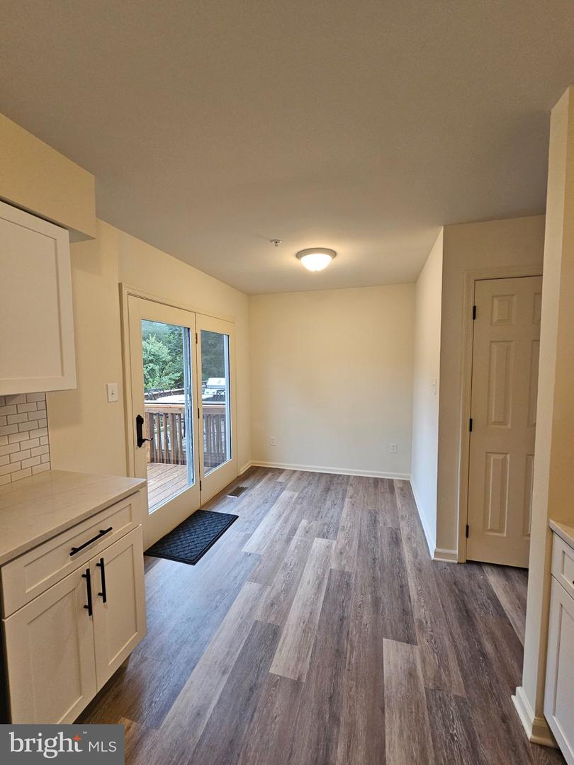 319 Buttonwoods Rd Property Photo 6
