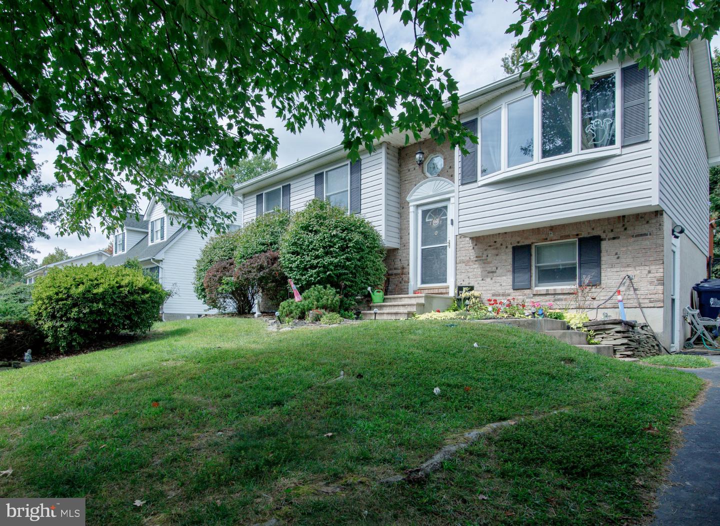19 White Birch Dr Property Photo 2