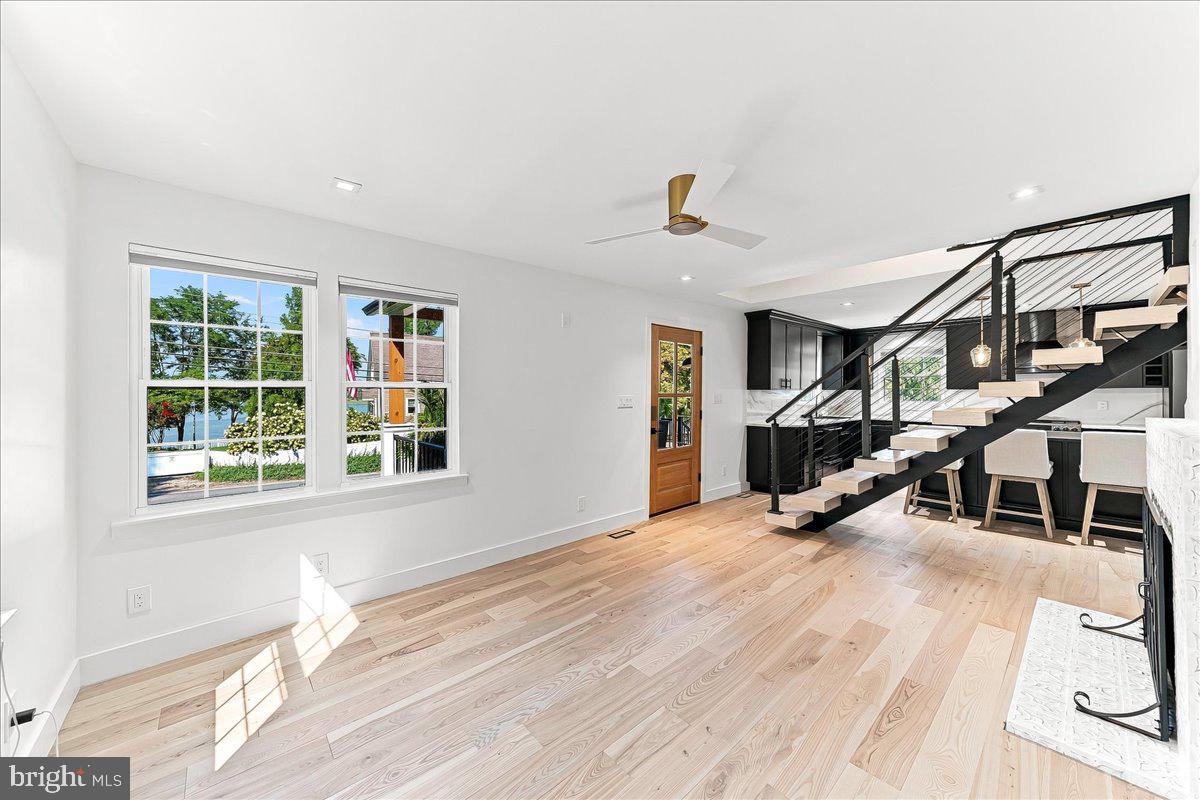 1694 Glebe Rd Property Photo 4