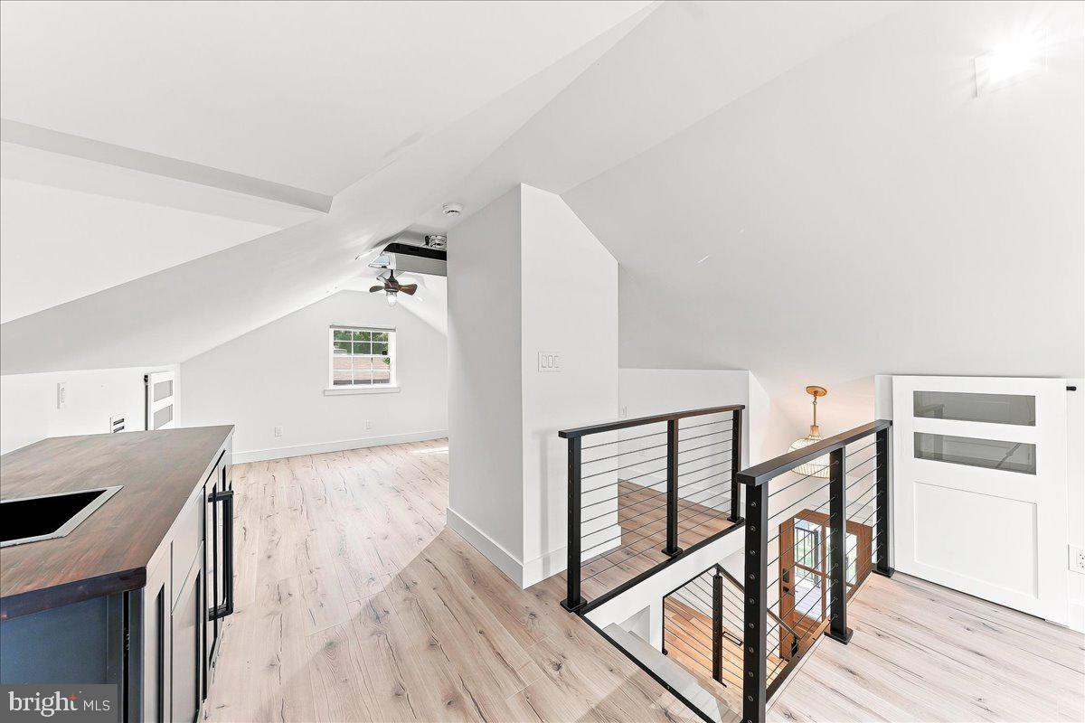 1694 Glebe Rd Property Photo 17