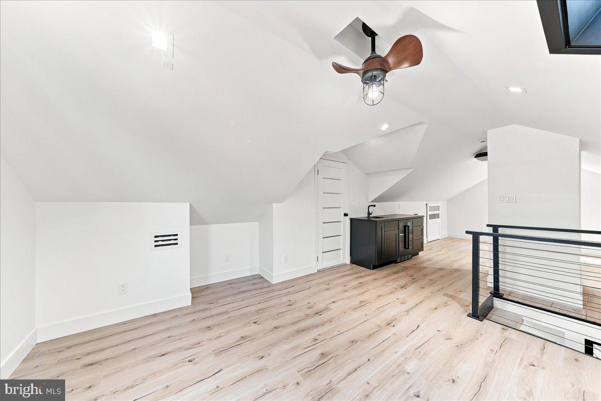 1694 Glebe Rd Property Photo 21