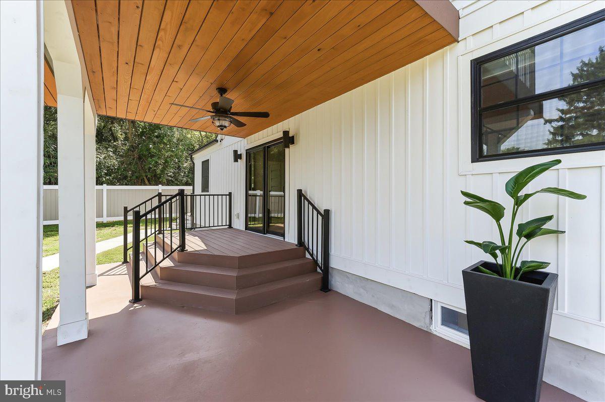 1694 Glebe Rd Property Photo 30