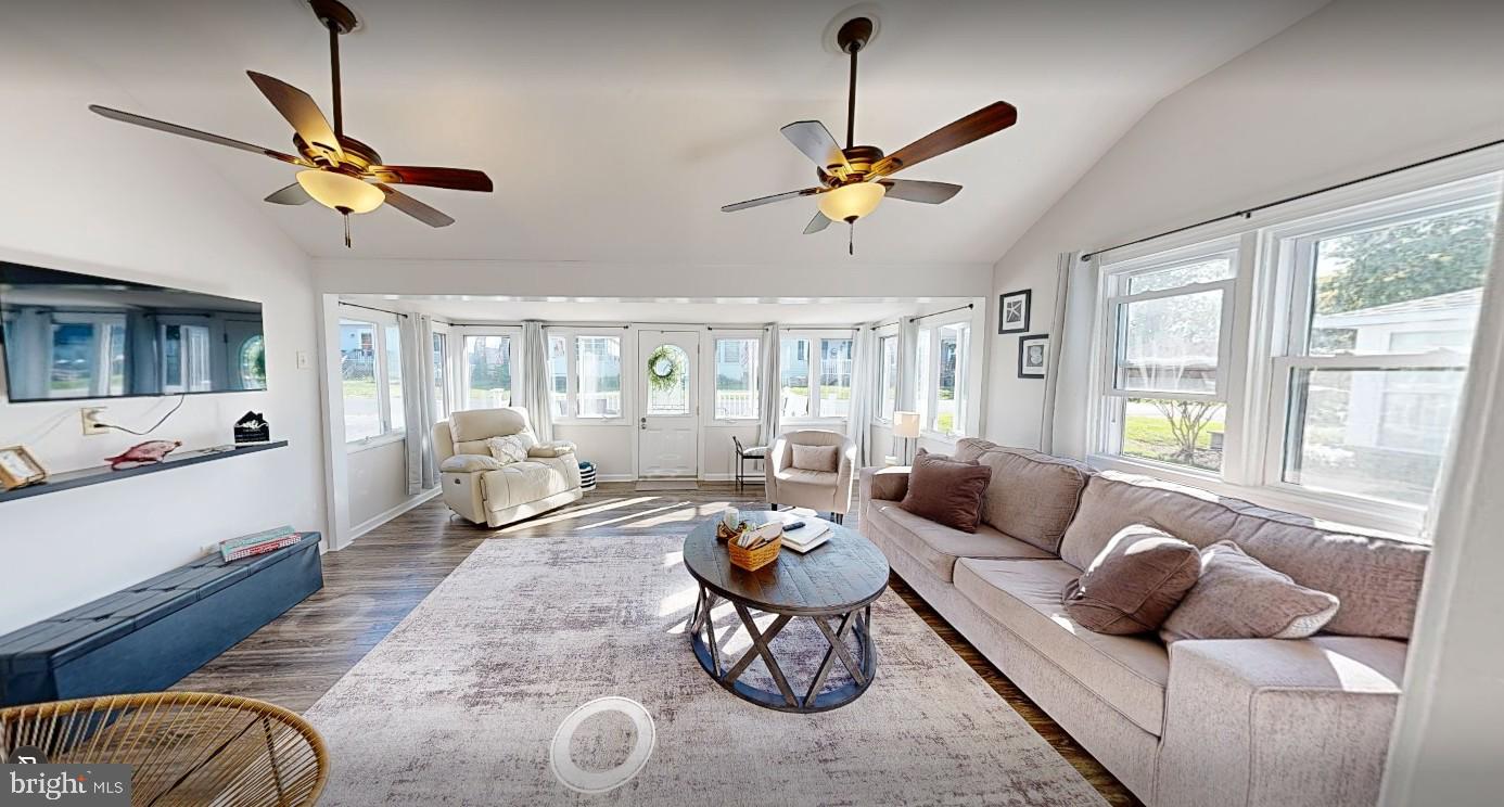 23 Pennsylvania Ave Property Photo 4