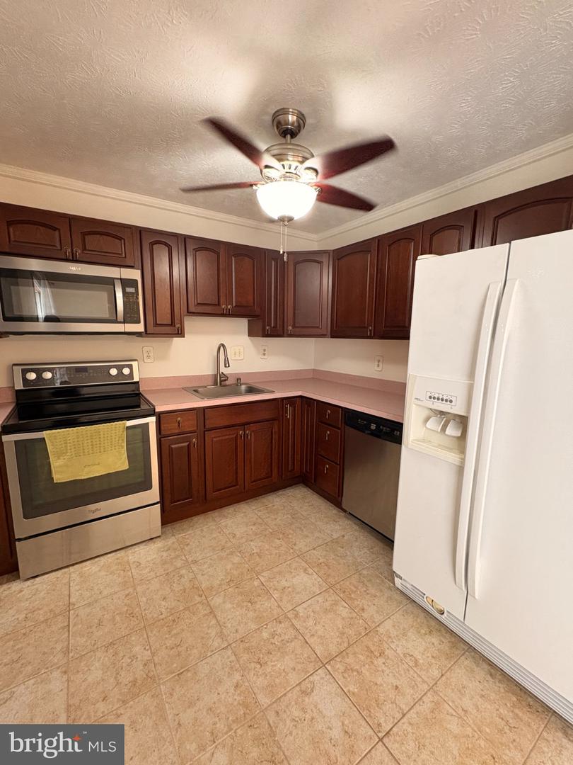 58 Louise Ct Property Photo 8