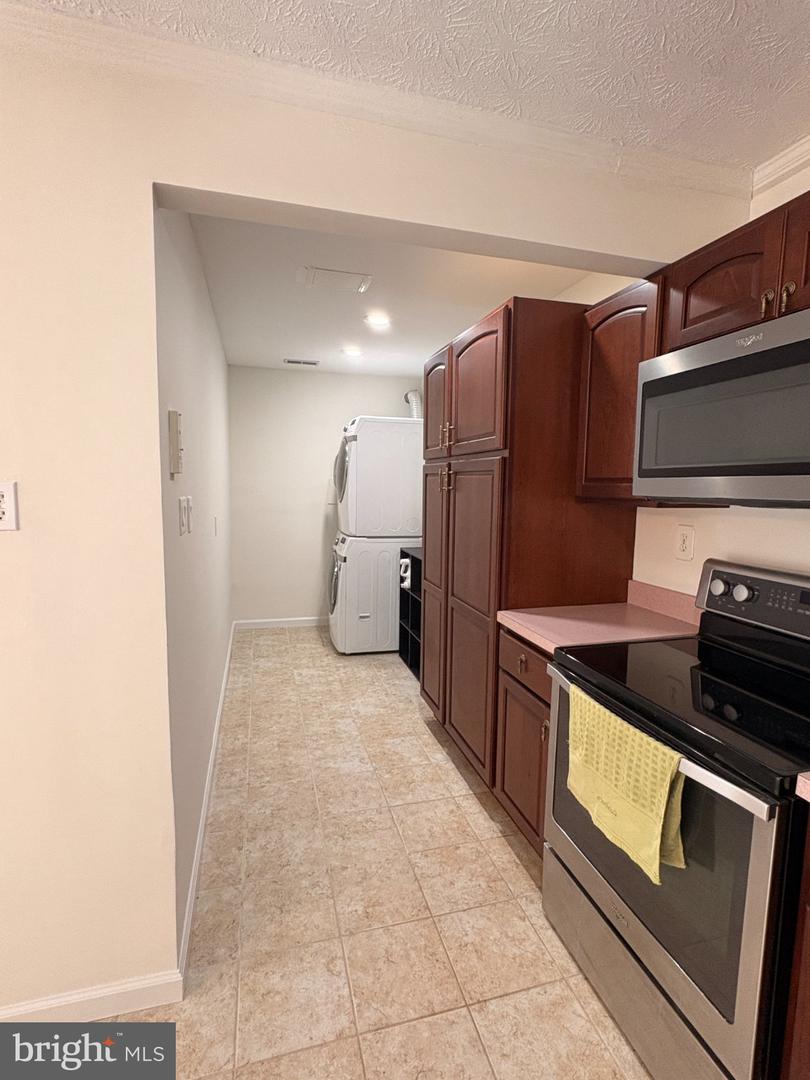58 Louise Ct Property Photo 9