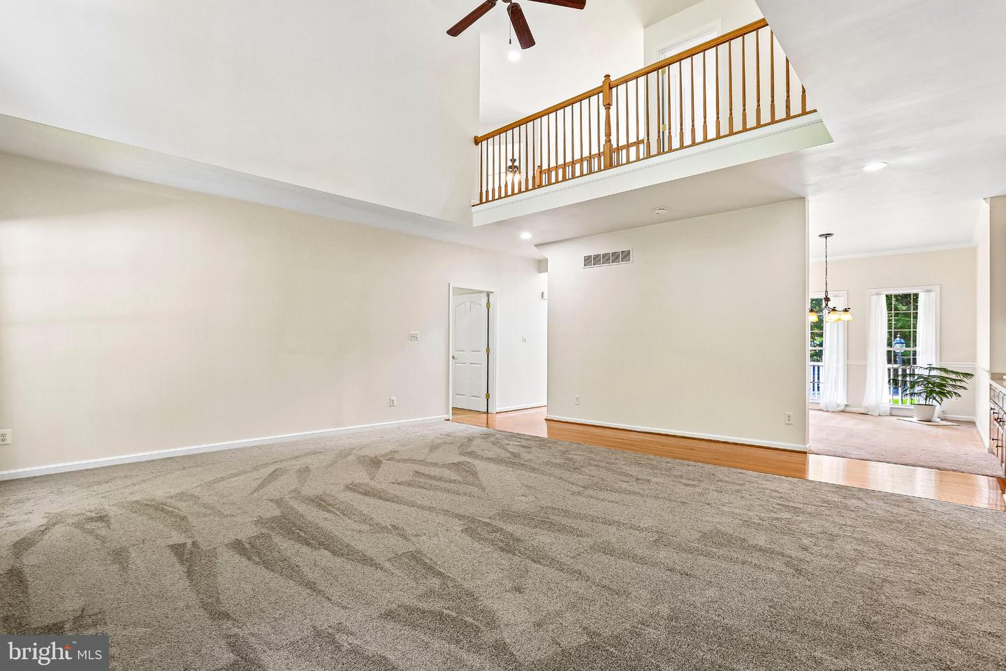 40 Theresa Ln Property Photo 11
