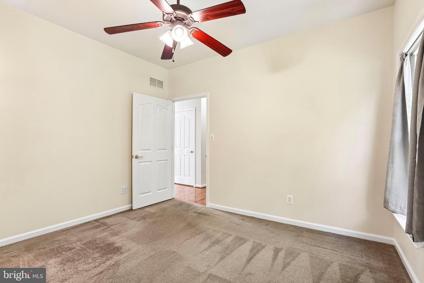 40 Theresa Ln Property Photo 23
