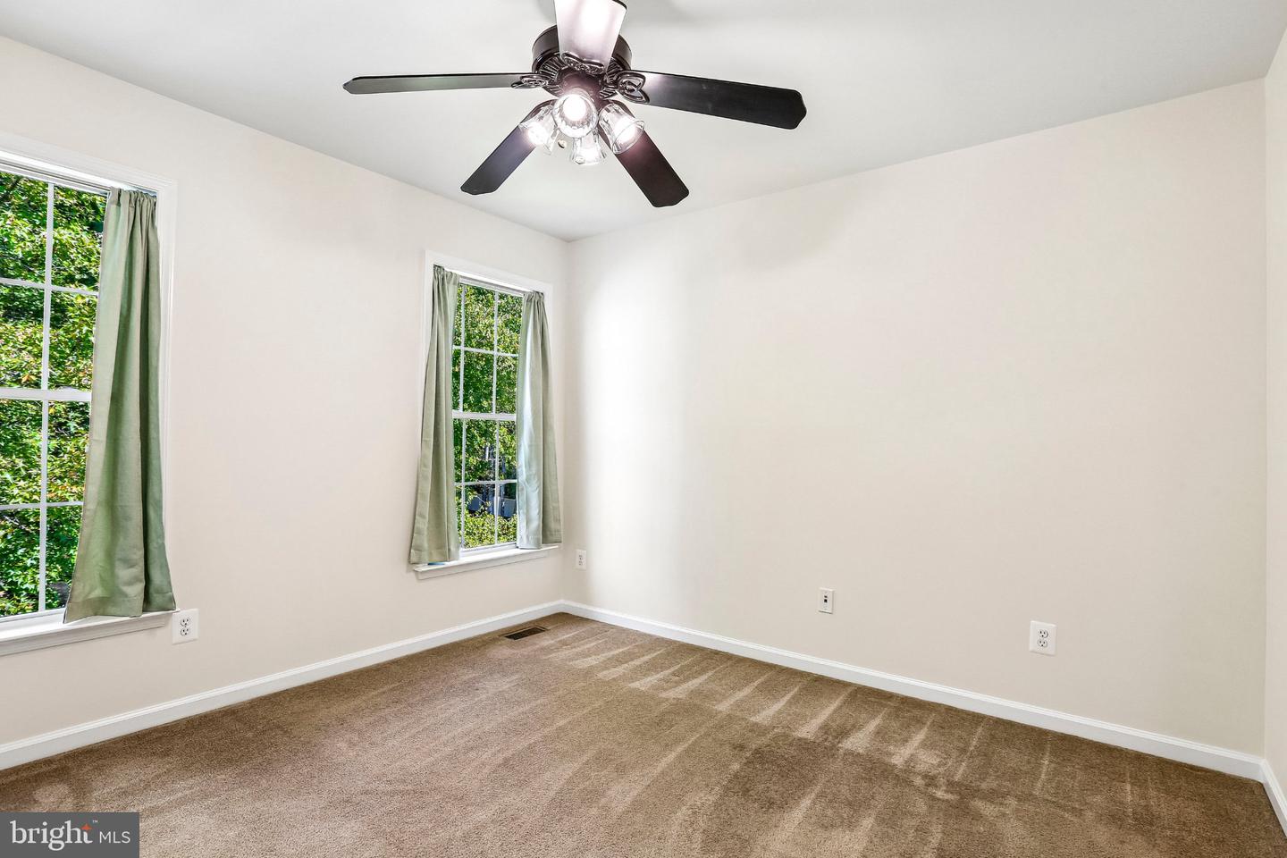 40 Theresa Ln Property Photo 34