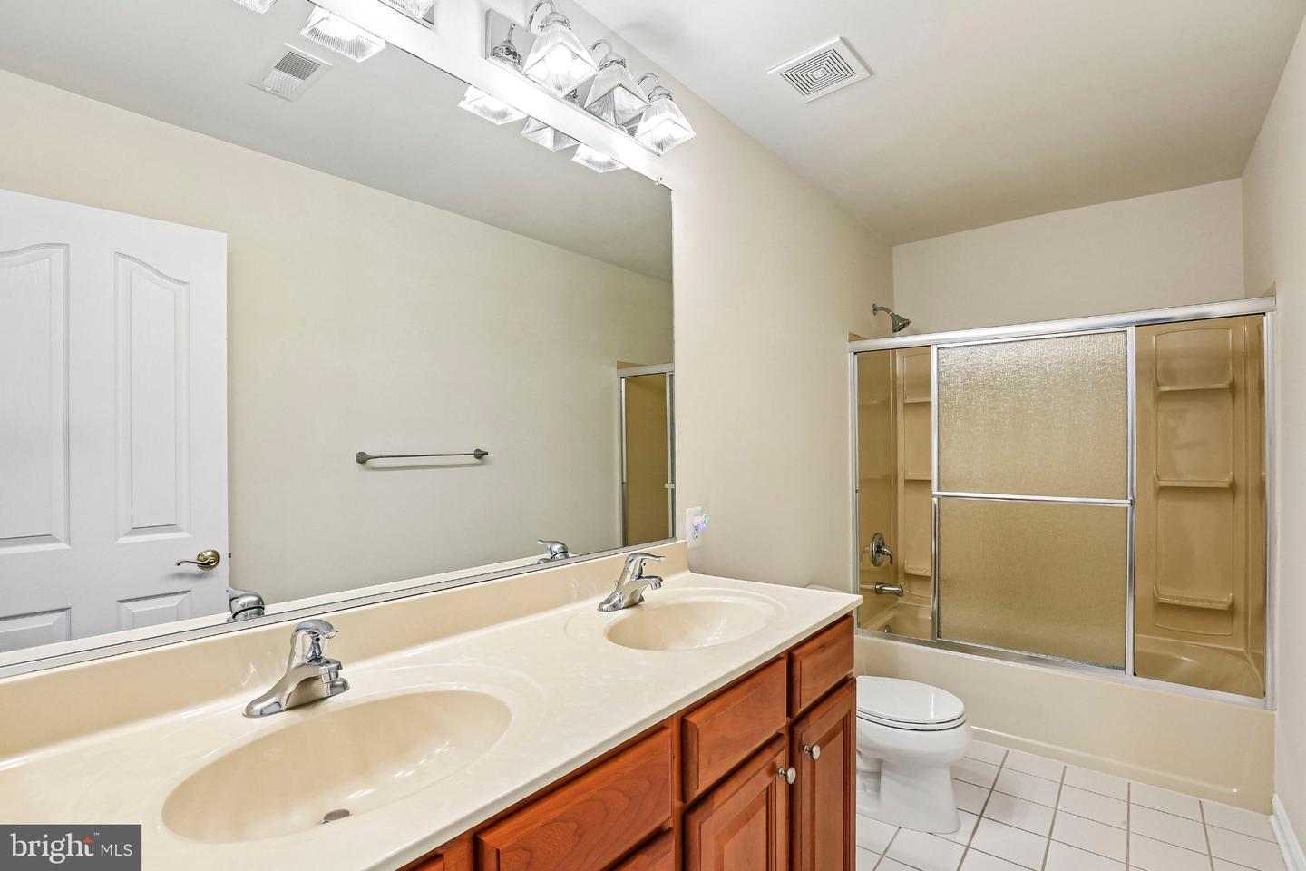 40 Theresa Ln Property Photo 38