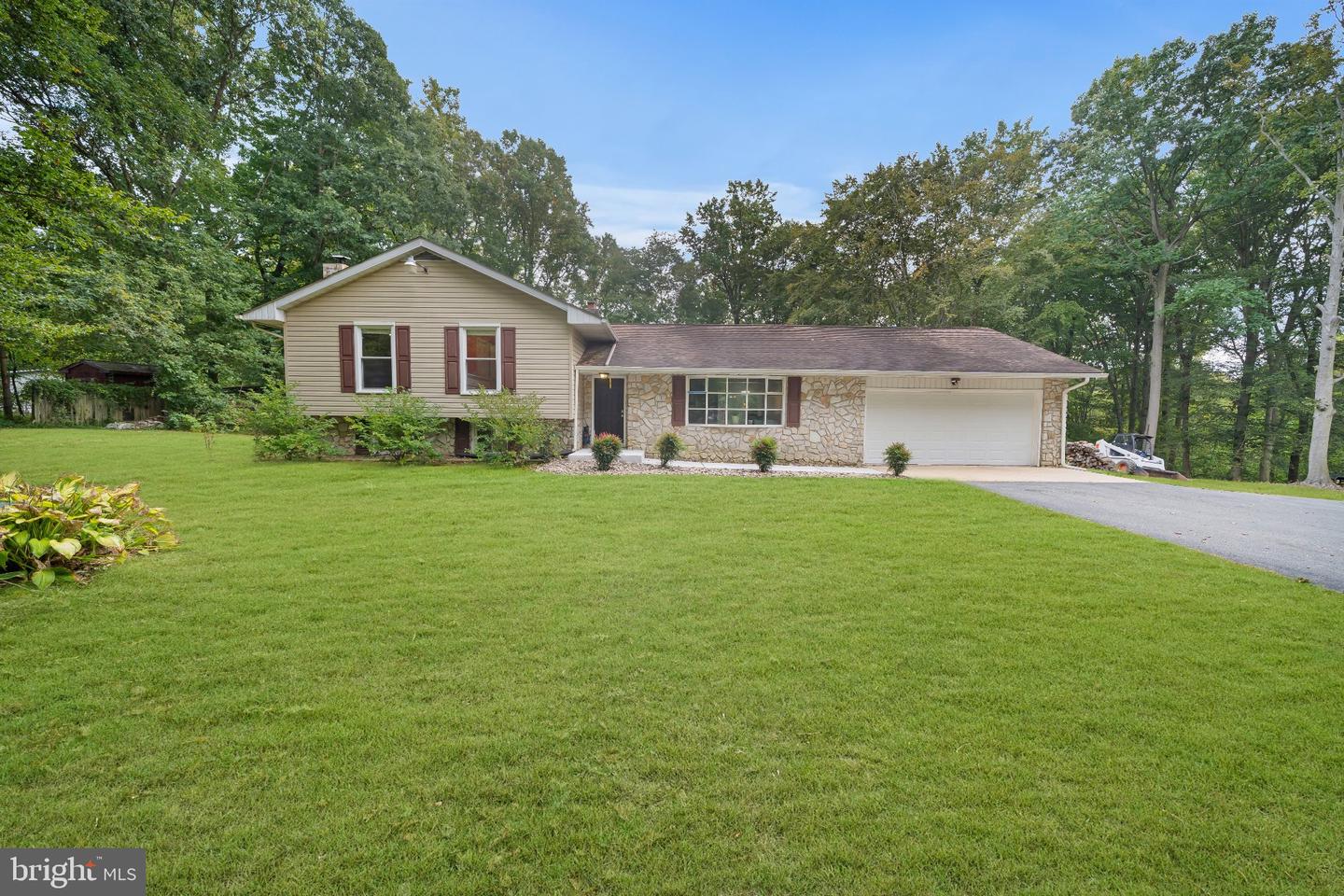 424 Tonys Rd Property Photo 1