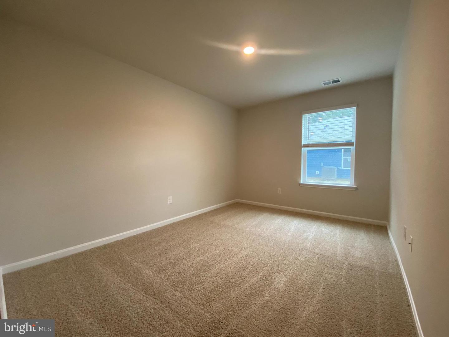 706 Queensbury Ct Property Photo 8