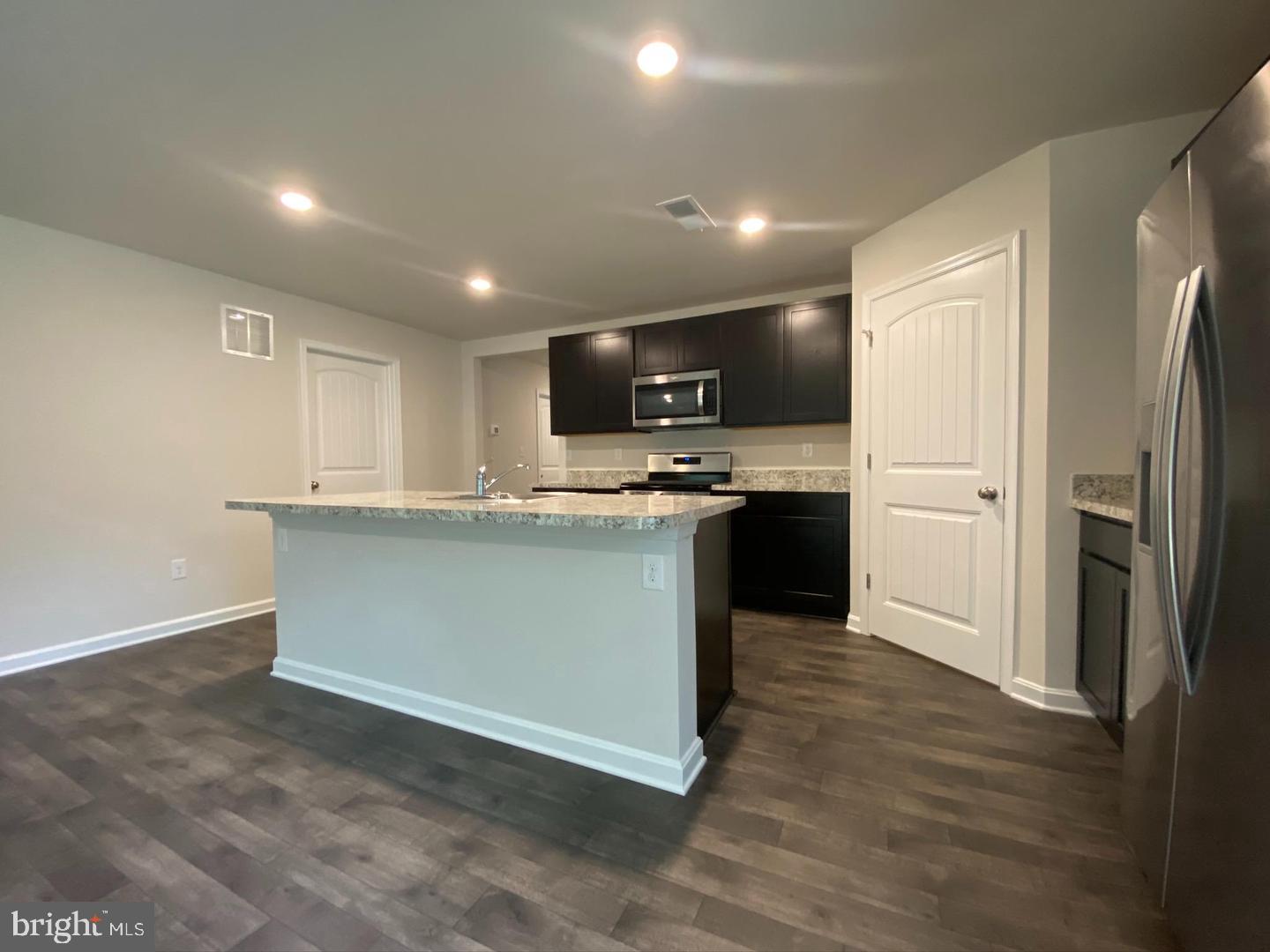 706 Queensbury Ct Property Photo 12