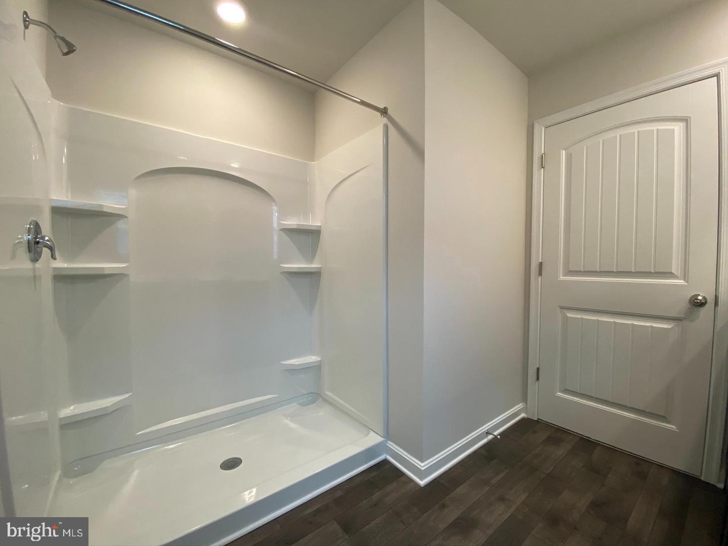 706 Queensbury Ct Property Photo 23