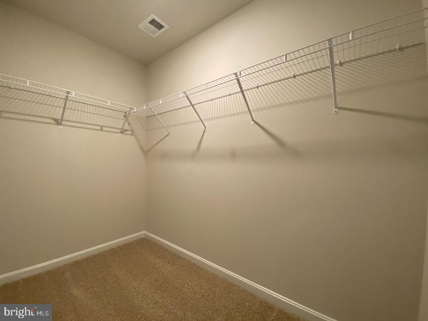706 Queensbury Ct Property Photo 24