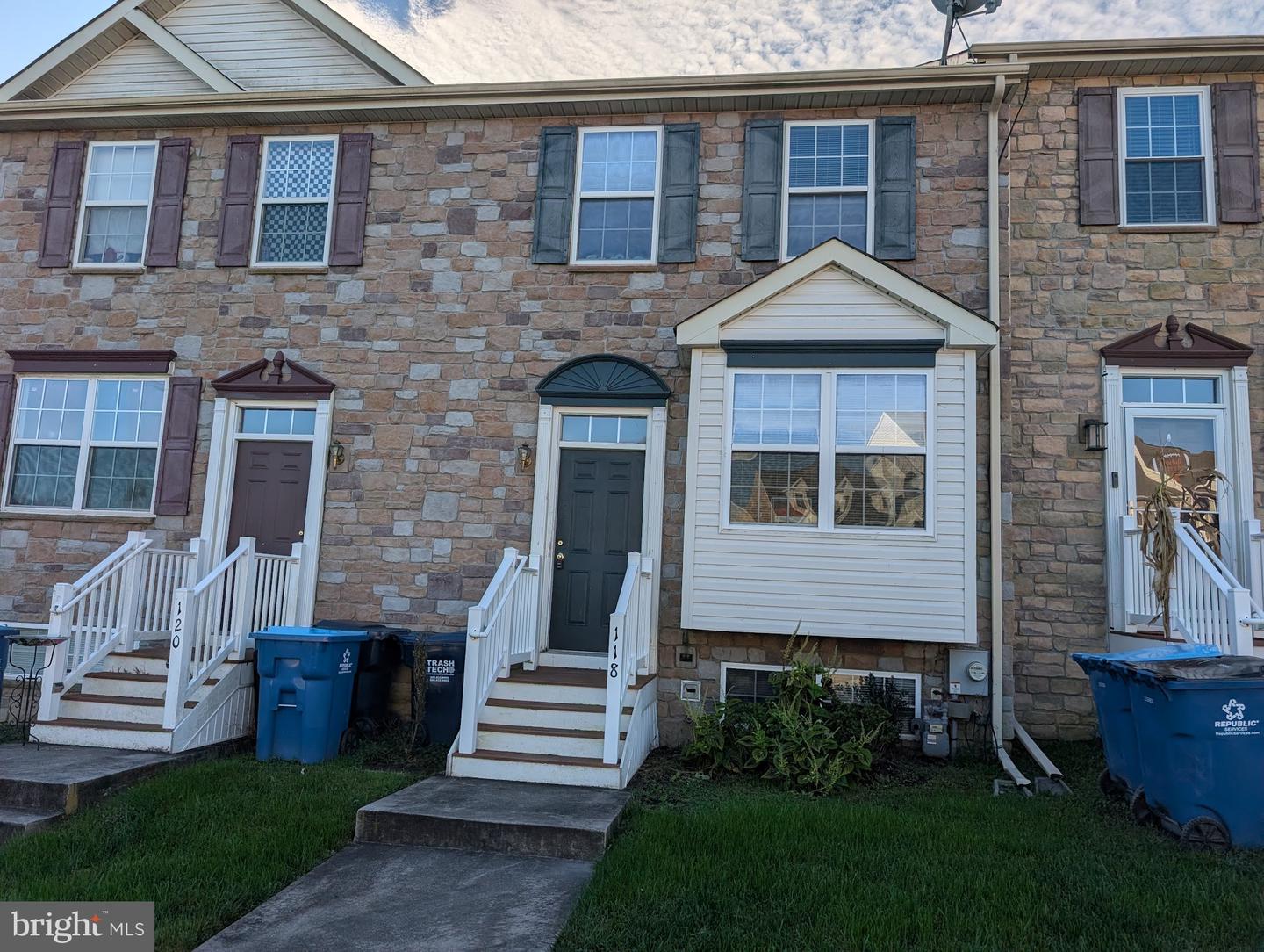 118 VINCE DR Property Photo 1