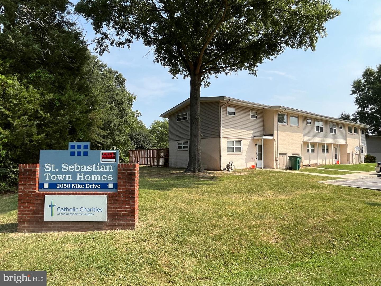 2050 NIKE DR Property Photo 1