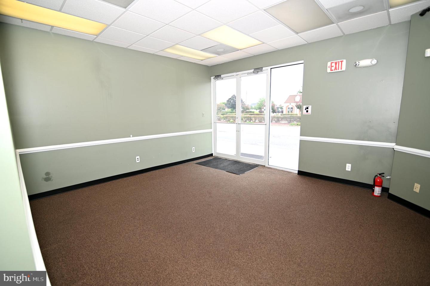 12106 Old Line Ctr #r-8-b Property Photo 8