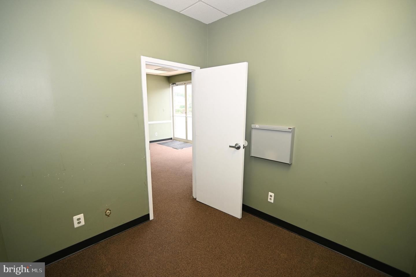 12106 Old Line Ctr #r-8-b Property Photo 13