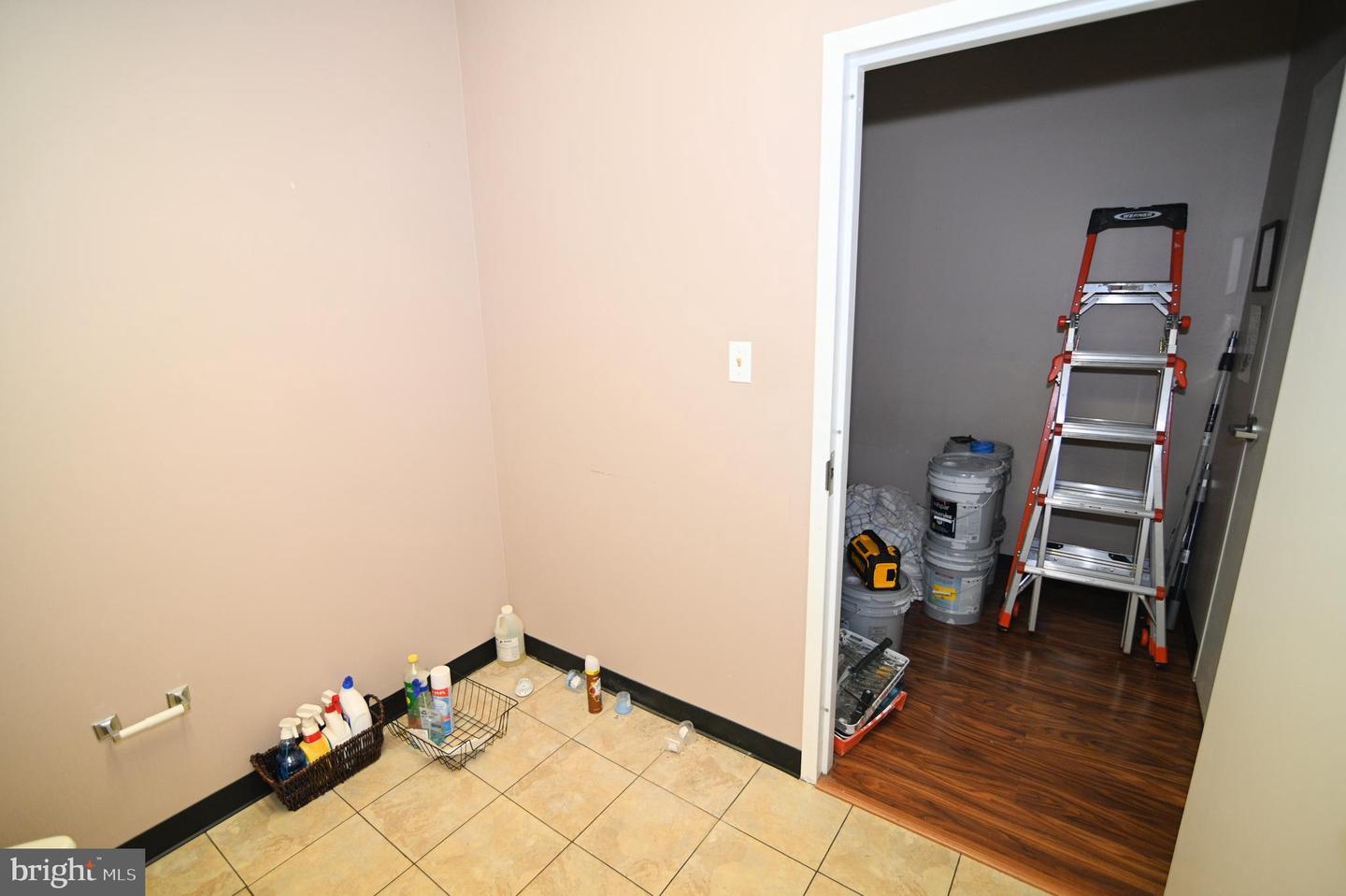 12106 Old Line Ctr #r-8-b Property Photo 34