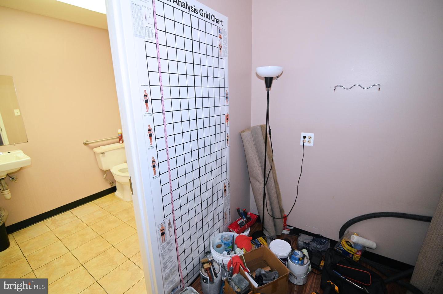 12106 Old Line Ctr #r-8-b Property Photo 35